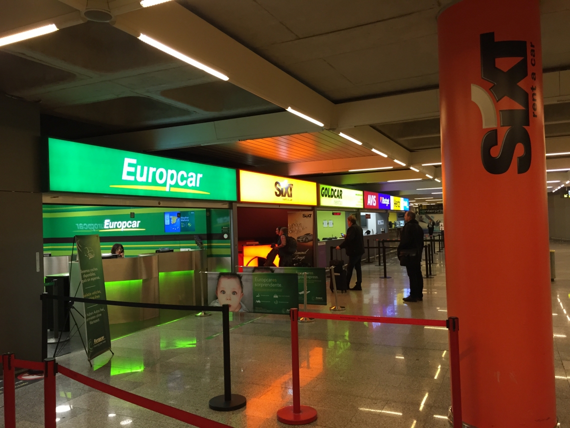 Mietwagen Schalter Im Flughafen Mallorca