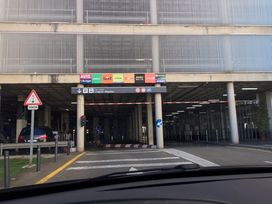 Parken & Fliegen & Mietwagen Flughafen Palma Fotos www.holamallorca.com